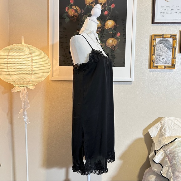 SOLD F21 black lace trim romantic satin slip dress S - Picture 3 of 8